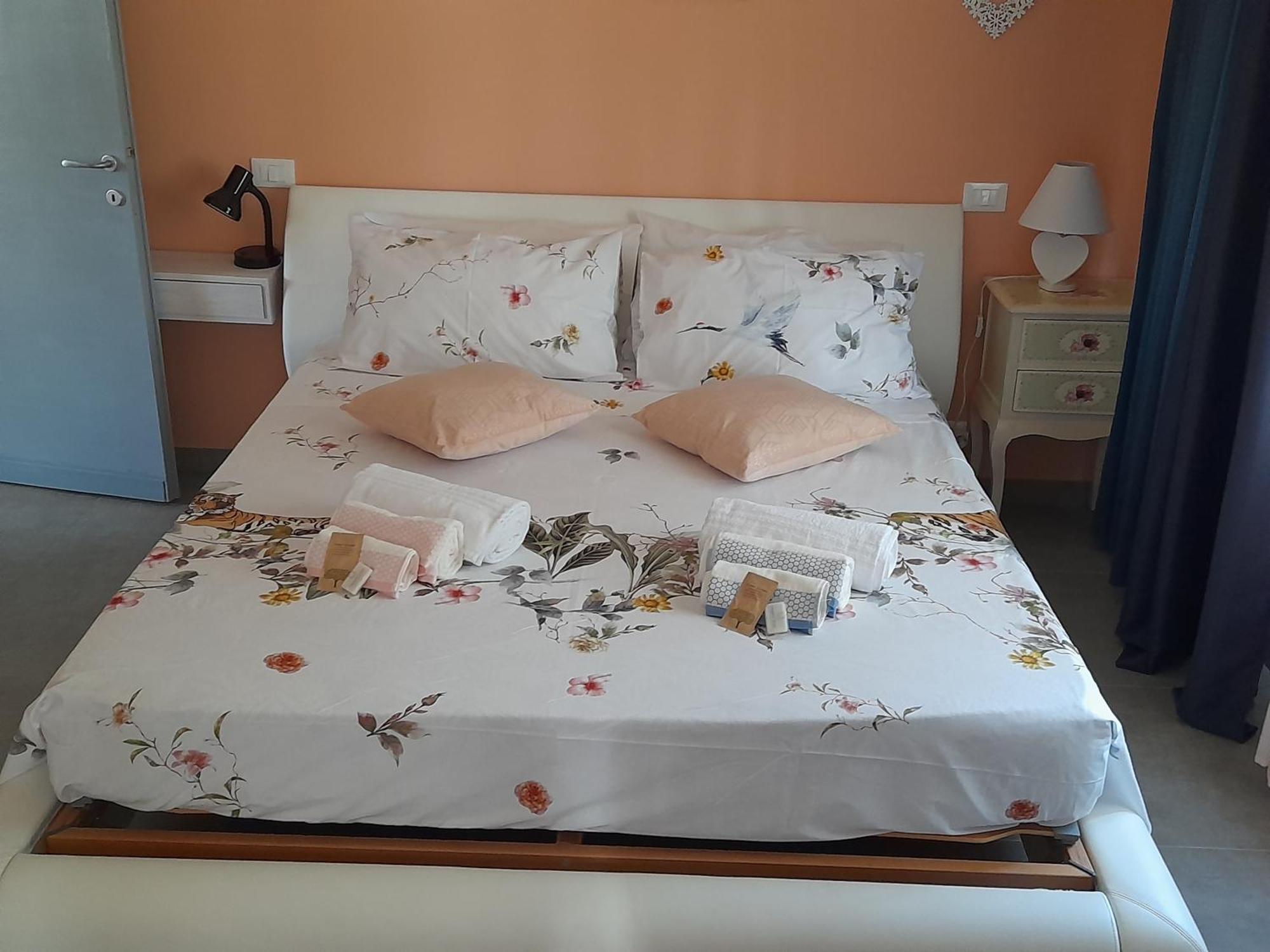 Villa La Magnolia - Private Beach Access, Garden, Views Lazise Phòng bức ảnh